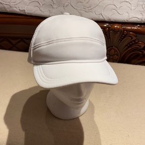 Lululemon white snap back cap